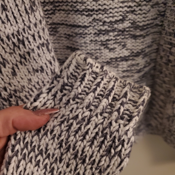 BENCH Small Sweater Womens - Picture 4 of 6